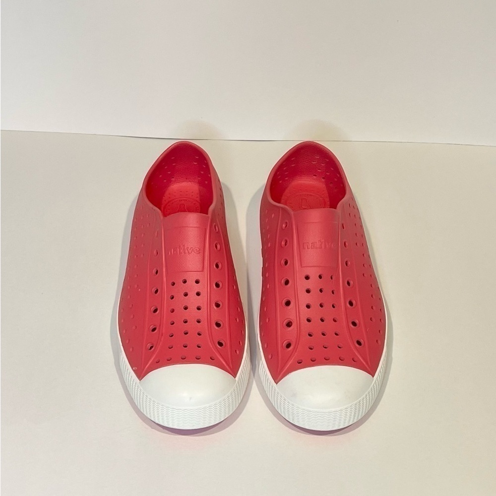 Native Shoes Jefferson Like New Dazzle Pink /Shell White Size J6 like new - Picture 5 of 5